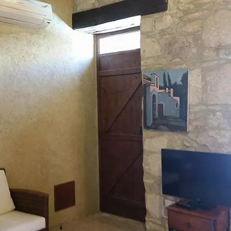The Stone House * Pyrgos