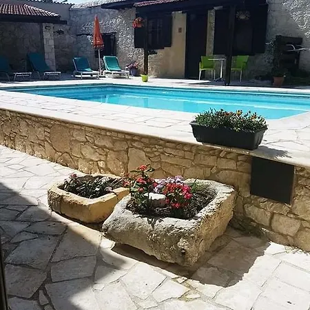 The Stone House * Pyrgos